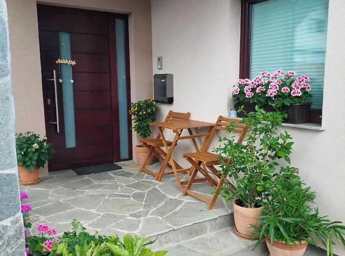 Apartma Mango